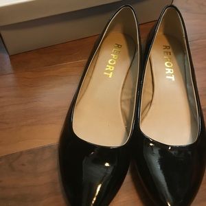 Report Pointy Toe Flats